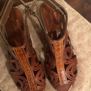 Beth Dutton inspired Spring Step Women's Brown Leather Cutout Sandals.